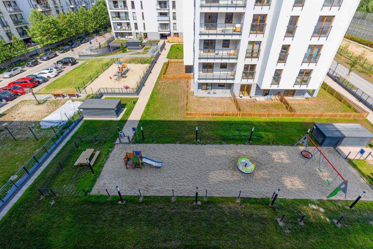 Ursus Sunny Studio For 4 Guests With Parking & Balcony By Noclegi Renters Warsaw Luaran gambar